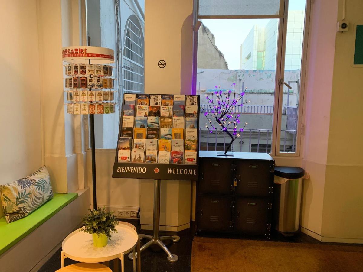 Pensjonat And Basic Universitat For Young Barcelona