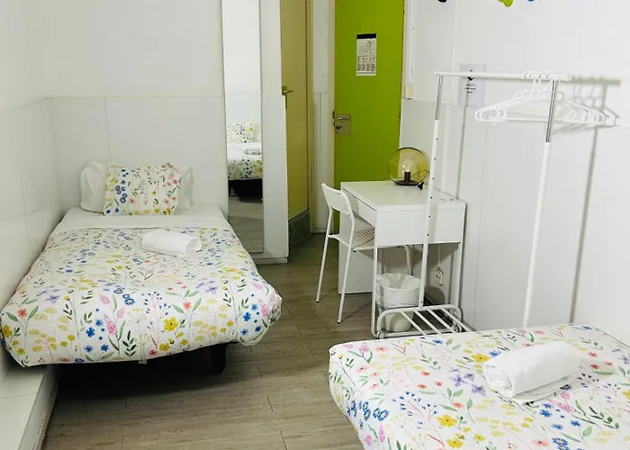 Central And Basic Universitat For Young Hostel