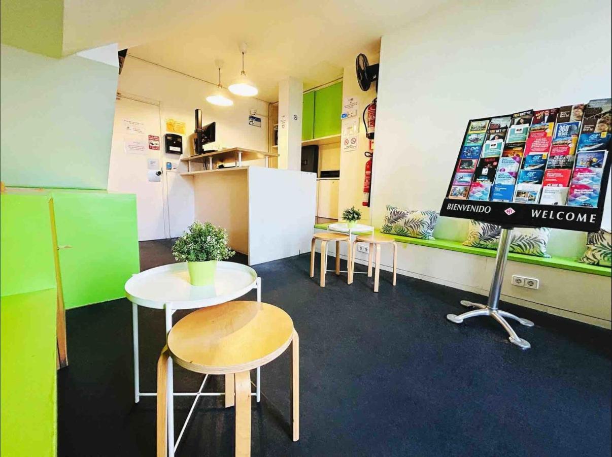 And Basic Universitat For Young Maison d'hôtes Barcelone